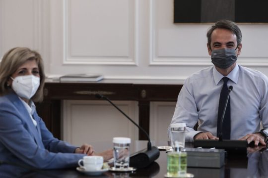 Ομολογεί το πρόβλημα στο εμβολιαστικό πρόγραμμα