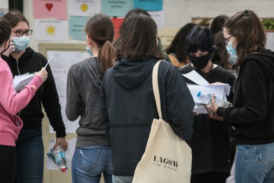 Πανελλαδικές: Εφόδια – δεξιότητες και Γκάτσος τα θέματα σε Έκθεση και Λογοτεχνία