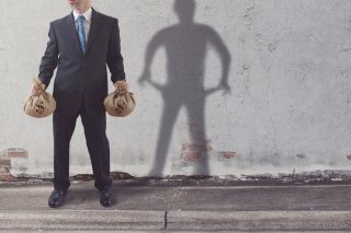 Ολιγάρχες με «ασημένια κουτάλια»