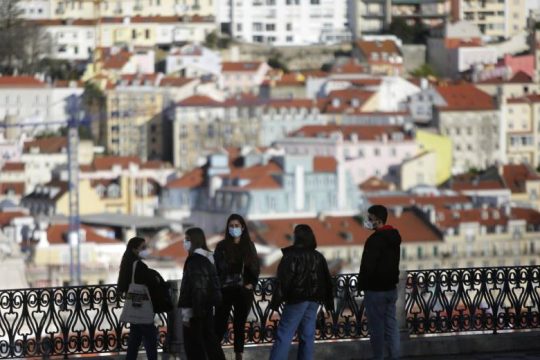 Απαγορεύονται τα ταξίδια από και προς τη Λισαβόνα λόγω έξαρσης του Covid