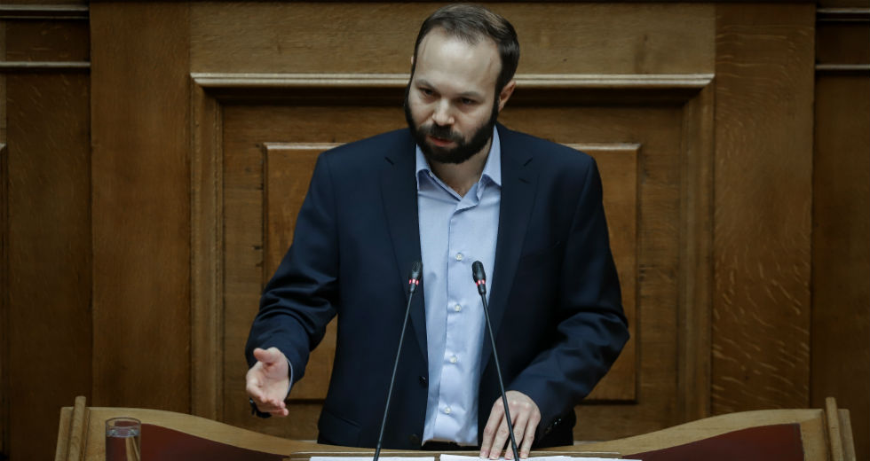 Στη Βουλή η παρεμπόδιση μαθητών προσφύγων στο Εθνικό Αρχαιολογικό Μουσείο