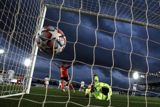 UEFA: Καταργείται από τη νέα σεζόν ο κανόνας των εκτός έδρας γκολ