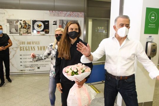 Η Μαρία Σάκκαρη δεν είναι η σύντροφος κανενός