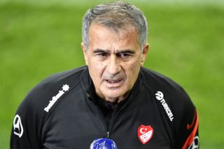 Ο αρχιτέκτονας της έκπληξης του 2002