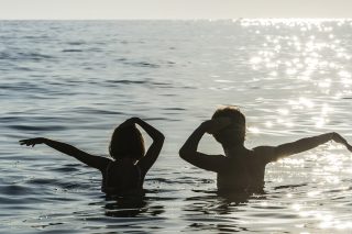 Φλογάτη, γελαστή, ζεστή…