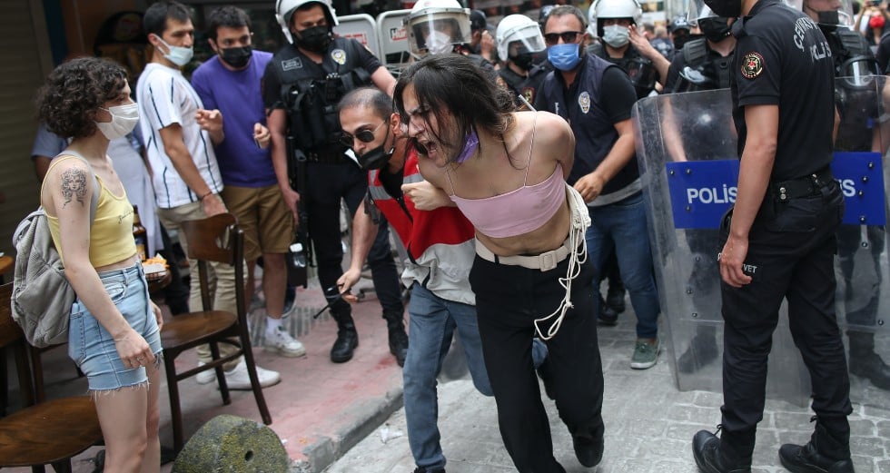 Η αστυνομία διέλυσε την Παρέλαση Υπερηφάνειας στην Τουρκία