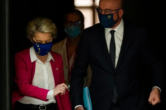 Η Κομισιόν συγκέντρωσε 20 δισ. από δεκαετές ομόλογο για το Ταμείο Ανάκαμψης