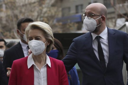 Φον Ντερ Λάιεν: Ακόμα μία φορά κατά της άρσης των πατεντών