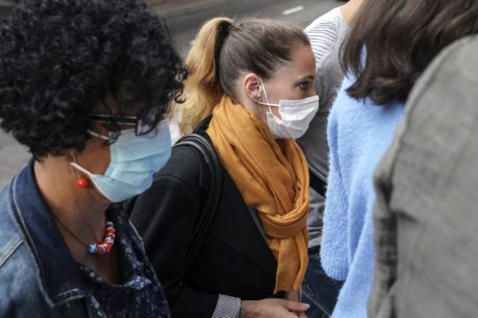 Ένοχη, αλλά ελεύθερη η Γαλλίδα που σκότωσε τον βιαστή και προαγωγό σύζυγό της