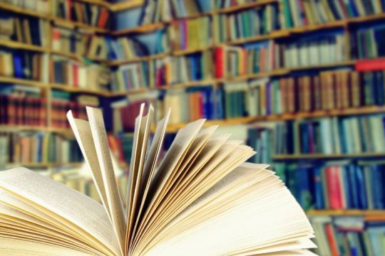 Στα βιβλιοπωλεία το «Ψυχανάλυσέ το» της Δήμητρας Αθανασοπούλου