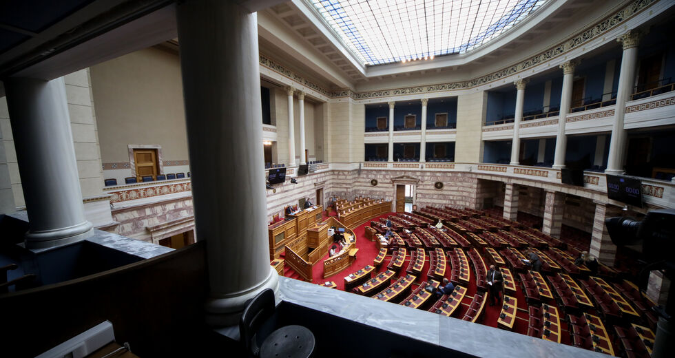 Τους εξαγρίωσε η «δωροκάρτα»