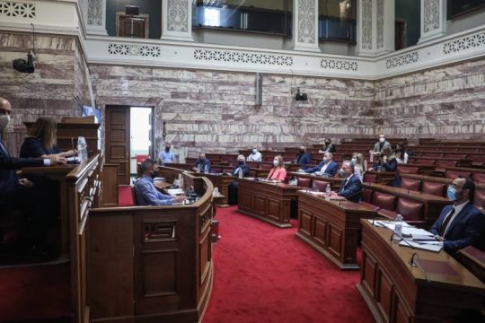 Κοινό μέτωπο στη Βουλή απέναντι στο αντεργατικό νομοσχέδιο Χατζηδάκη