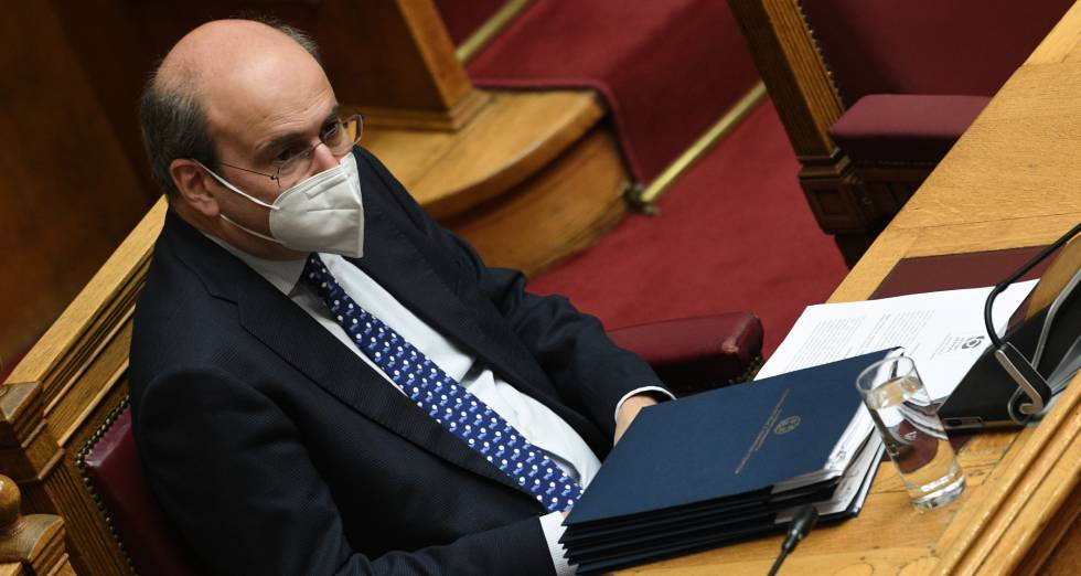 Σφυροκόπημα από την αντιπολίτευση στο αντεργατικό νομοσχέδιο