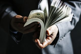 Ενδεικτικοί οι φόροι για… πλούσιους