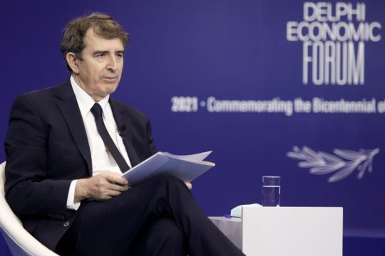 Οι σφαίρες σφυρίζουν, ο Χρυσοχοΐδης διαρρέει περισσότερη αστυνόμευση