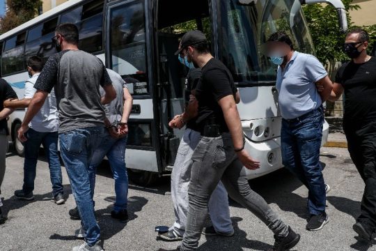 Τέσσερις στη φυλακή και τέσσερις ελεύθεροι για τη δολοφονία Κλουτσινιώτη