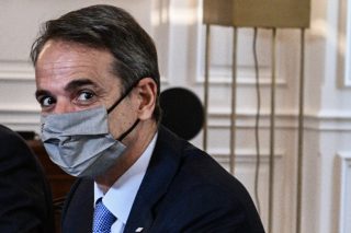 Θα λακίσει