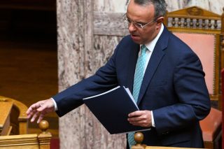 72 χαμηλότοκες ή 36 άτοκες δόσεις για τα κορονοχρέη προς την Εφορία