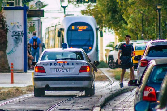 Ρατσιστική επίθεση με μαχαίρι κατά διανομέα στο Παλαιό Φάληρο
