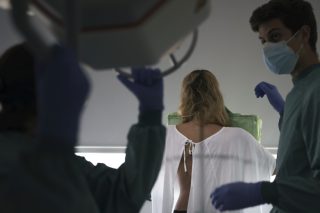 Ανησυχία για τα μακροπρόθεσμα «κουσούρια» της Covid-19