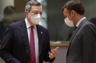 Νέος Αξονας ή Τρίγωνο;