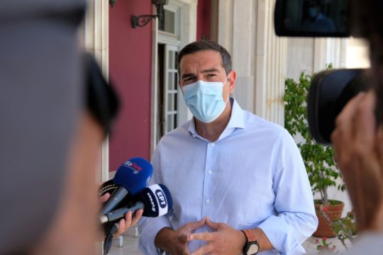 Στη Μύκονο του μίνι λοκντάουν ο Αλ. Τσίπρας