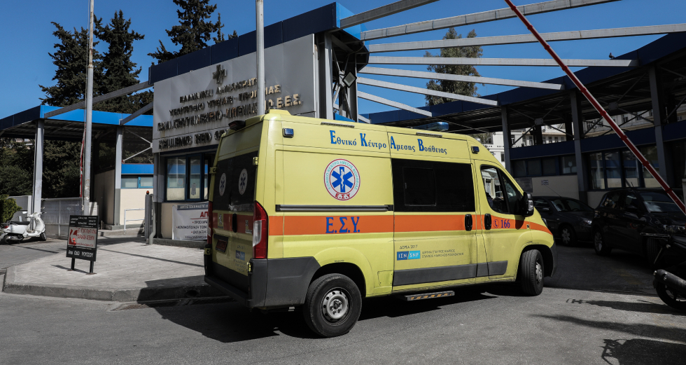 Σταθερές οι διασωληνώσεις, άλλοι 6 θάνατοι από Covid-19