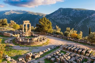 Στο μονοπάτι του χρησμού