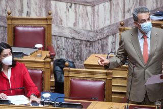 Δώρο-πρόκληση σε πανεπιστημιακούς από Κεραμέως