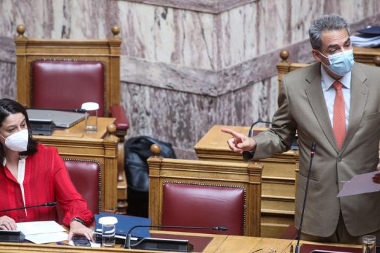 Δώρο-πρόκληση σε πανεπιστημιακούς από Κεραμέως