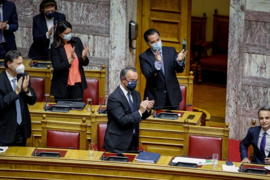 Κυβέρνηση-σχολείο ψεύδους