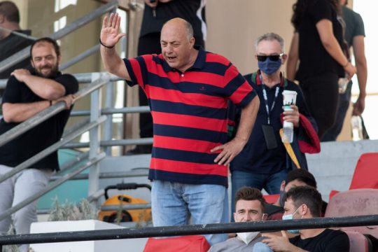 Δωράκι στον εαυτό του από τον Αχιλλέα Μπέο