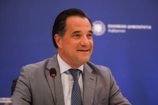 Σταθερά στην επίθεση κατά των ανεμβολίαστων ο Άδωνις