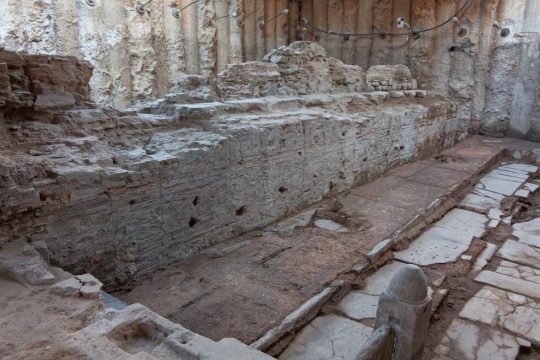 Το «έγκλημα» στον σταθμό «Αγία Σοφία» επαναλαμβάνεται στα αρχαία της Βενιζέλου