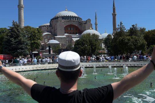 Ικανοποίηση Αθήνας από την «κίτρινη κάρτα» της UNESCO στην Τουρκία για την Αγία Σοφία