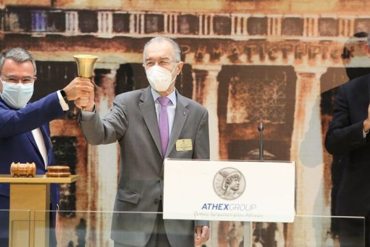 Σε πανηγυρικό κλίμα η διαπραγμάτευση των νέων μετοχών της Alpha Bank