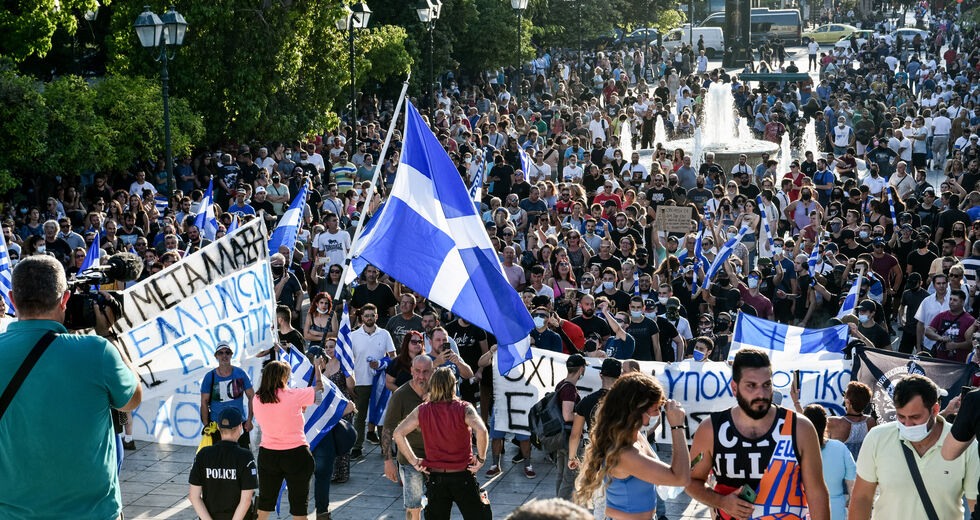 Το πολιτικό χρώμα της εμβολιομαχίας