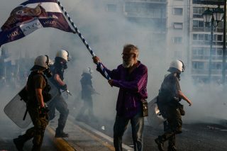 Καταστολή στη νέα συγκέντρωση ακροδεξιών αντιεμβολιαστών