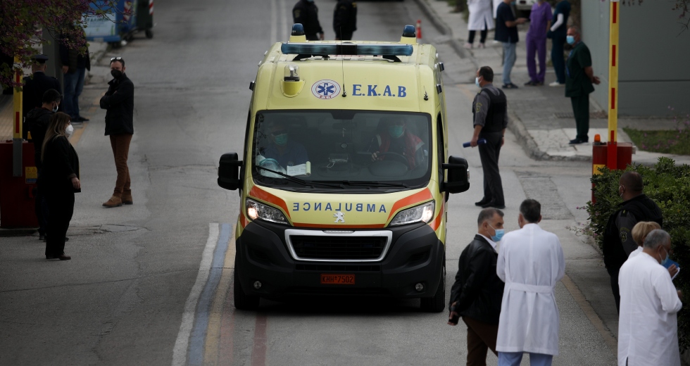 Περαιτέρω άνοδος στις διασωληνώσεις – άλλοι 9 θάνατοι