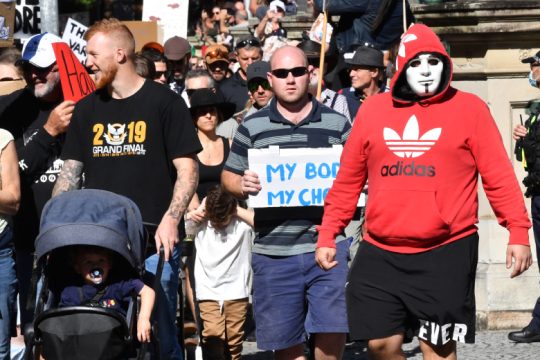 Μαζικές διαδηλώσεις κατά της καραντίνας στην Αυστραλία – Επεισόδια και συλλήψεις