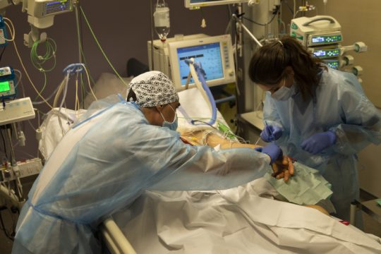 Βέλγιο: 90χρονη, θύμα της Covid-19, είχε προσβληθεί από δύο παραλλαγές