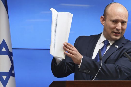 Πρώτη ήττα για Μπένετ διά χειρός Νετανιάχου