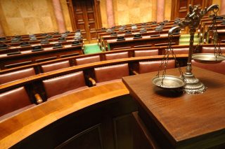 Οι ευθύνες για την καθυστέρηση στην απονομή Δικαιοσύνης