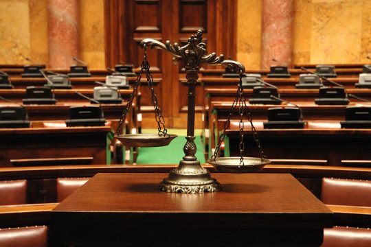 Προφυλακίστηκε 70χρονος για βιασμό 34χρονης με αναπηρία
