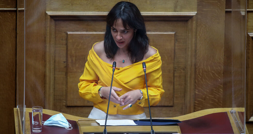 Ανοιξαν θέμα απολύσεων για τους ανεμβολίαστους