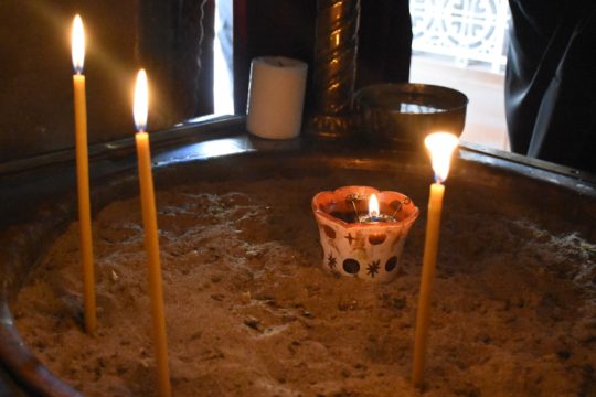 Το πρώτο ξεκάθαρο μήνυμα στις εκκλησίες υπέρ του εμβολιασμού