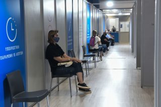 Αφού δεν πέτυχε, προχωρά στην έσχατη λύση της επιβολής