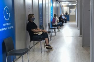 Το «μπόλι», το «φίμωτρο» και το «κίνημα» των αρνητών