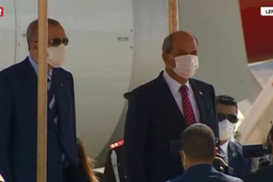 Κι όμως είναι προκλητικά προβλέψιμος!