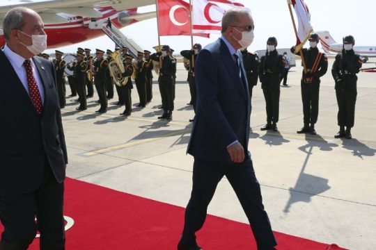 Με το αφήγημα περί λύσης δυο κρατών ο Ερντογάν στα Κατεχόμενα